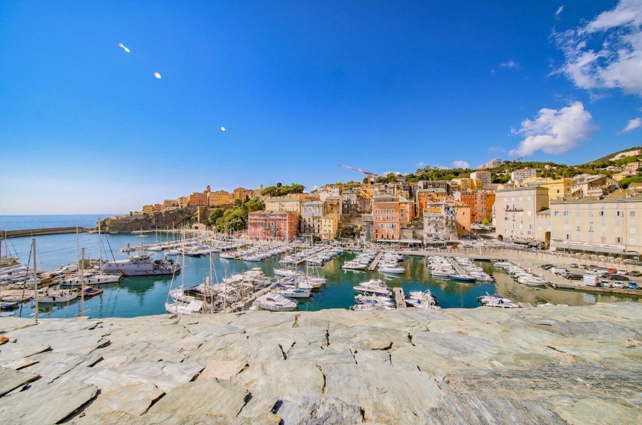 Appartement Beau T2 sur le vieux port, centre de Bastia à Bastia  Extérieur photo